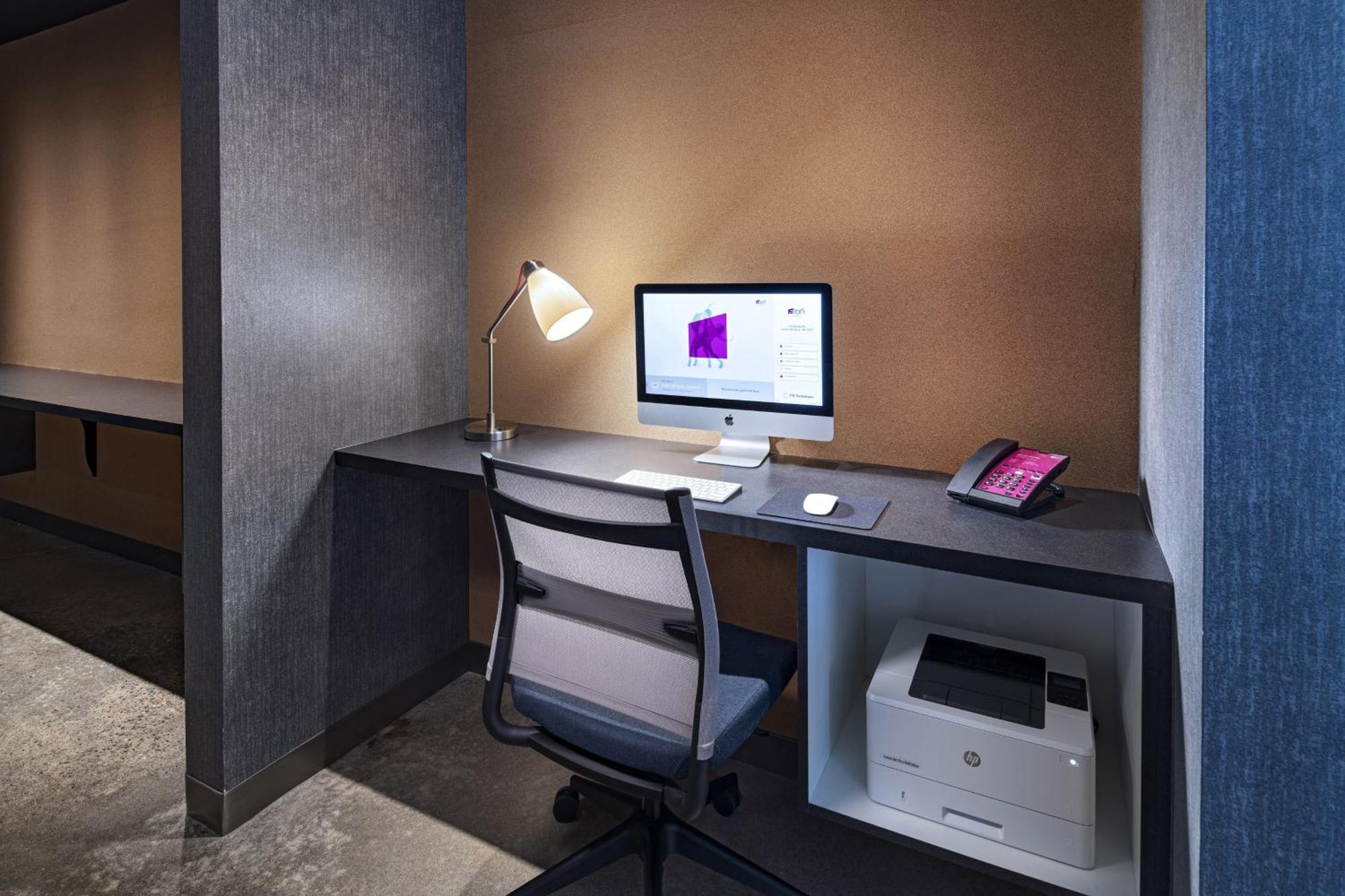 Отель Aloft Little Rock West Экстерьер фото