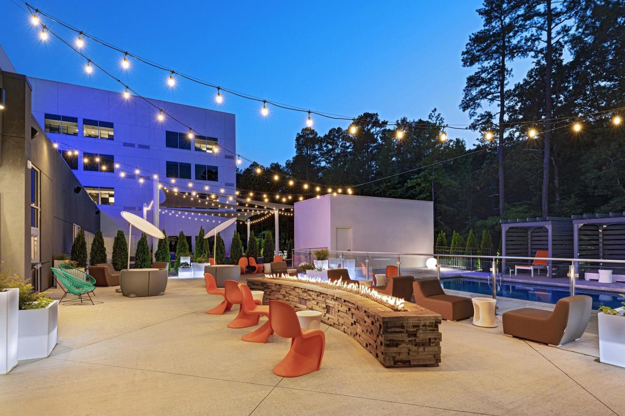 Отель Aloft Little Rock West Экстерьер фото