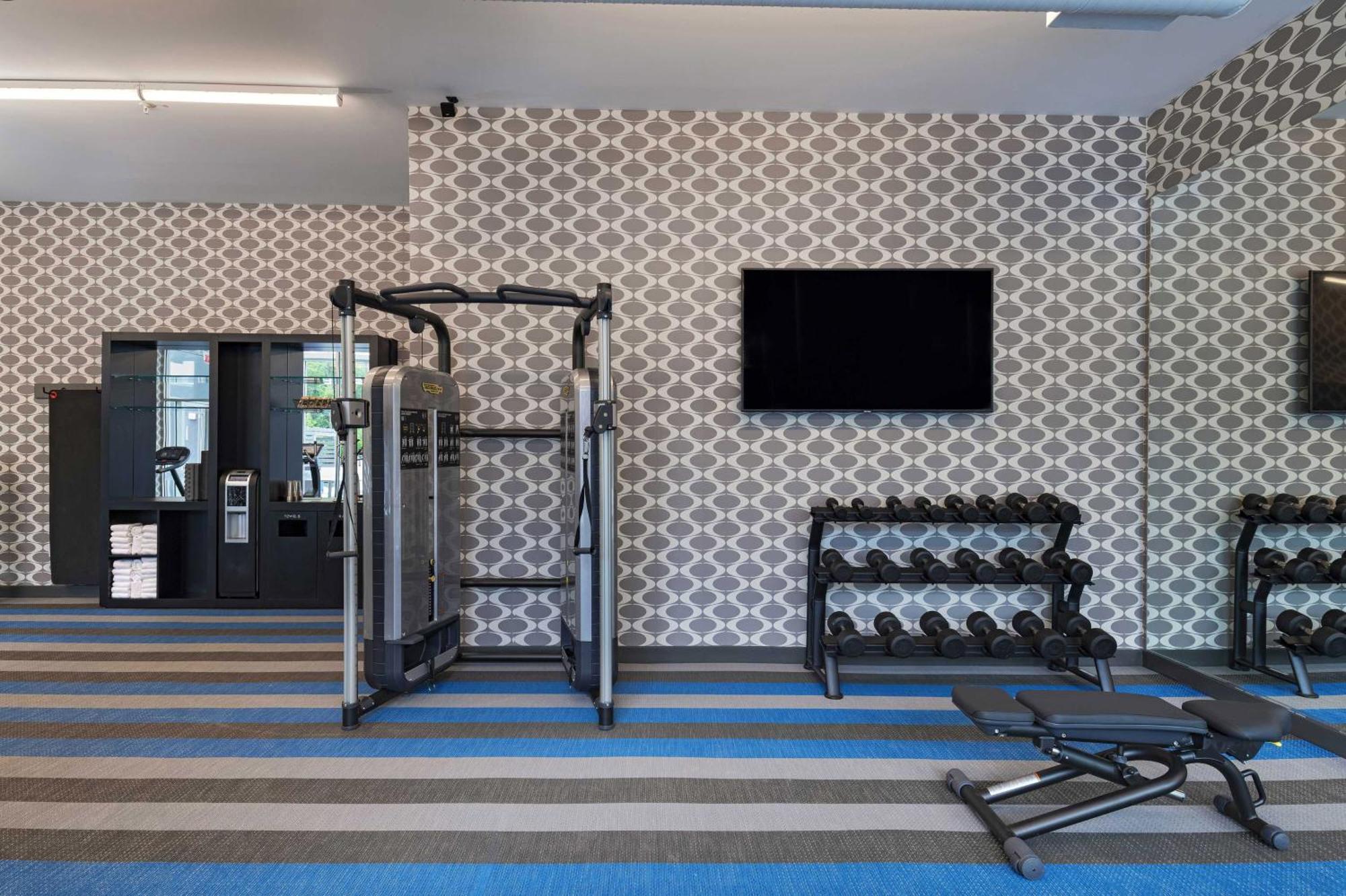 Отель Aloft Little Rock West Экстерьер фото