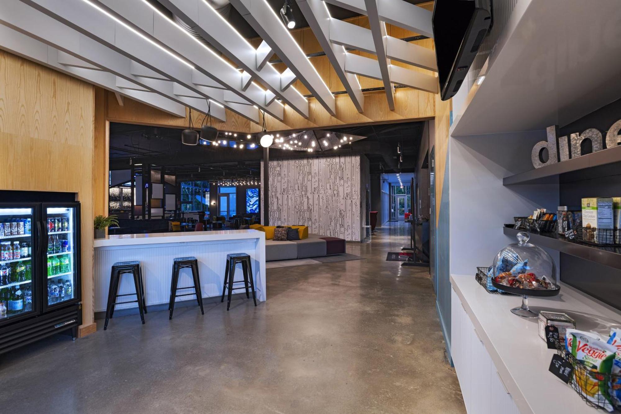 Отель Aloft Little Rock West Экстерьер фото